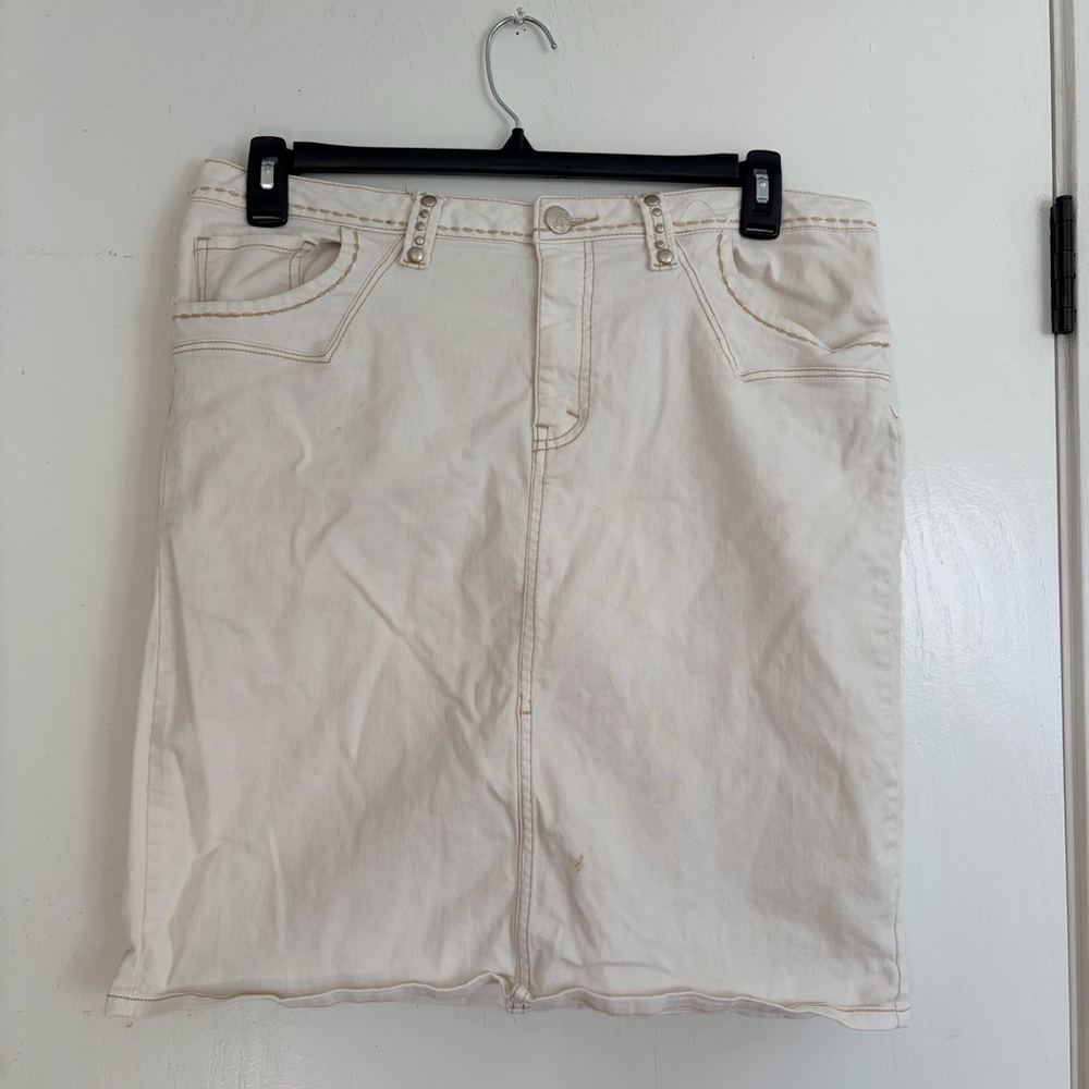 Women's White Pencil Skirt - Classic Straight Denim Style